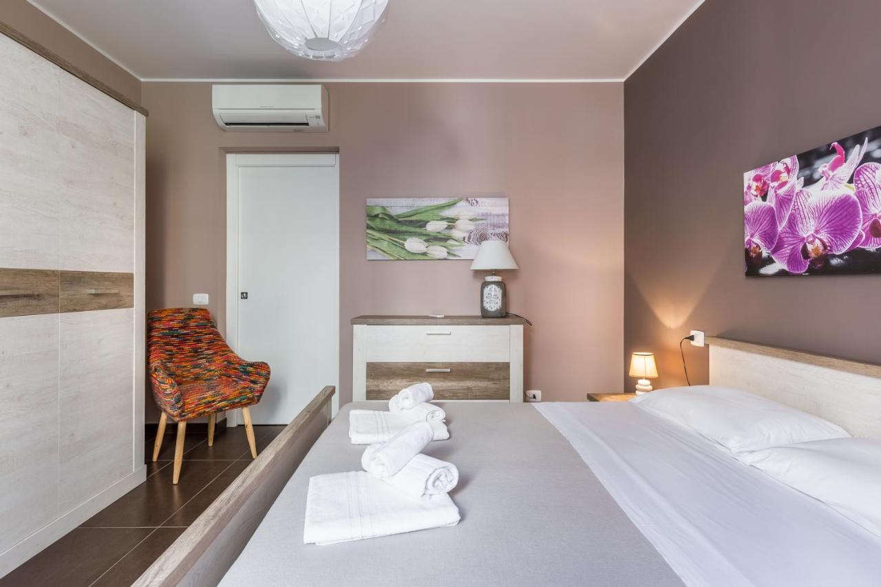 Modica For Family - Rooms And Apartments מראה חיצוני תמונה